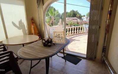 Aangename en zonnige villa met prachtig uitzicht nabij La Olla, Altea.